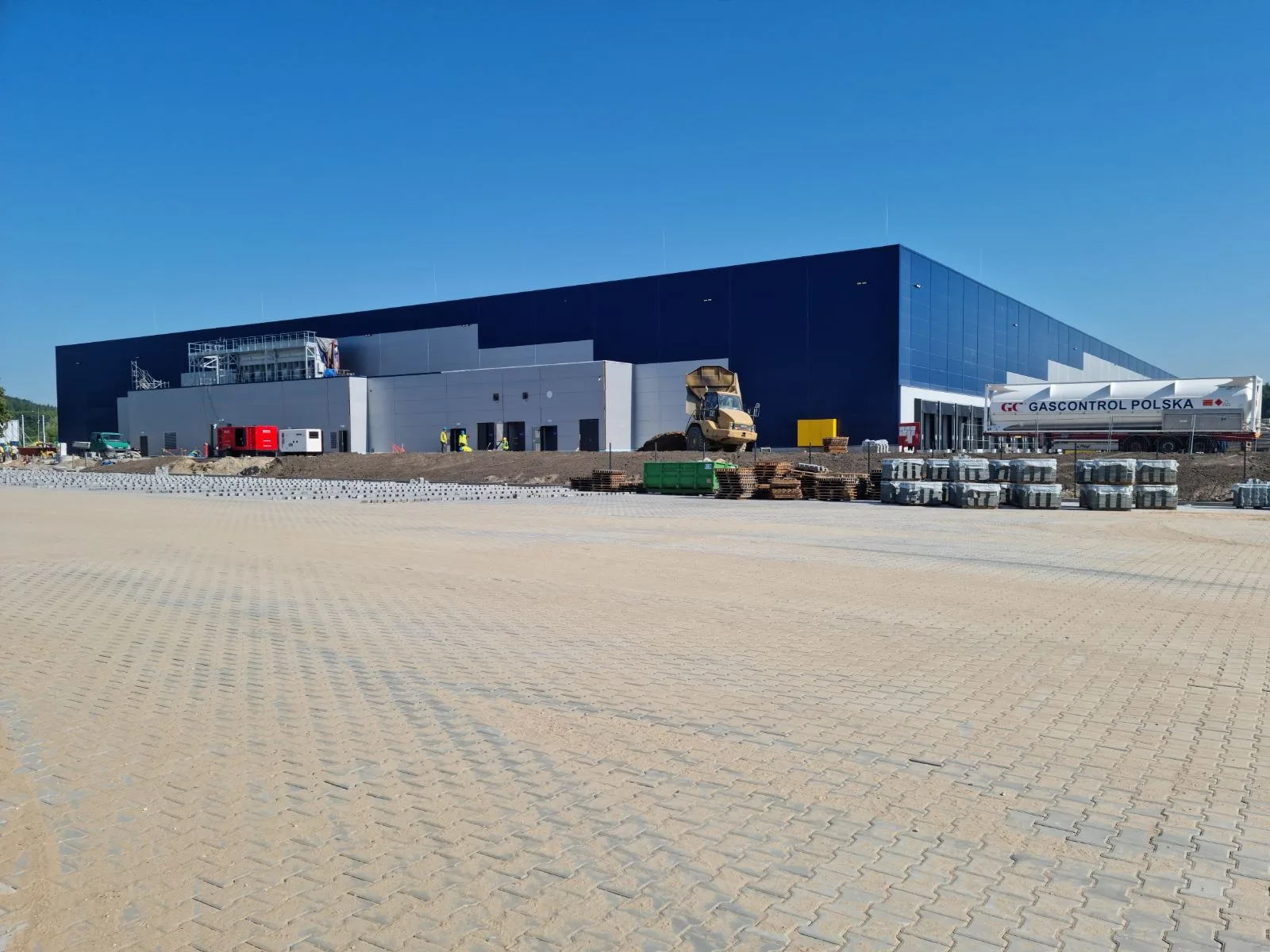 Industrietore in einem Logistikzentrum