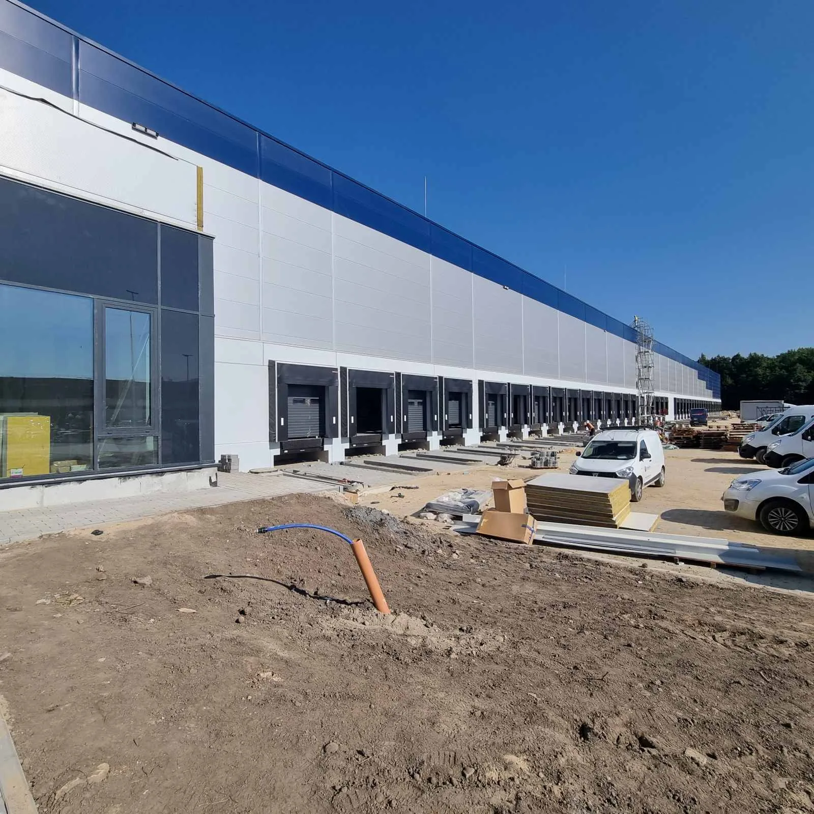 Industrietore in einem Logistikzentrum