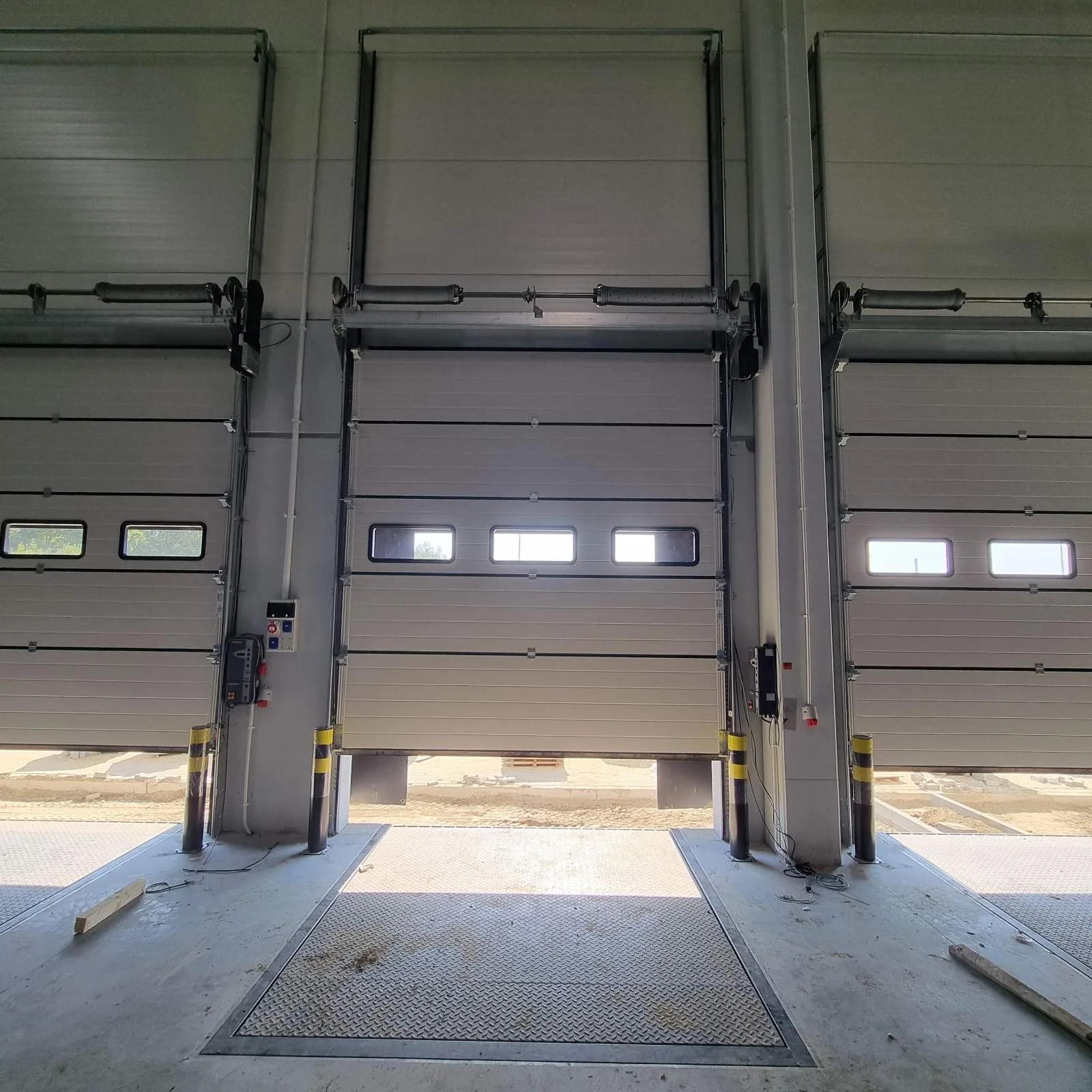 Industrietore in einem Logistikzentrum