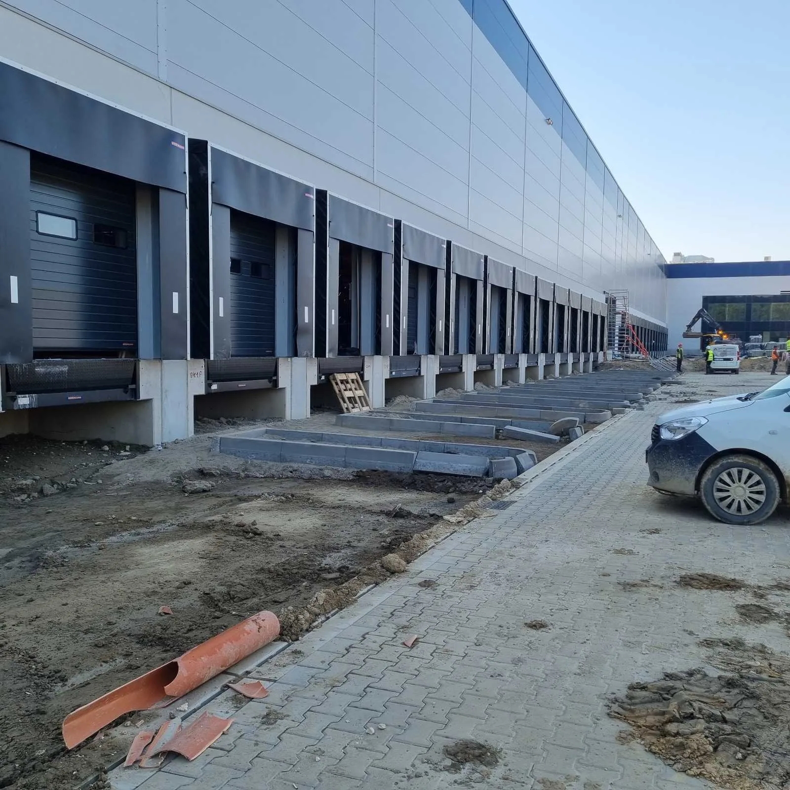Industrietore in einem Logistikzentrum