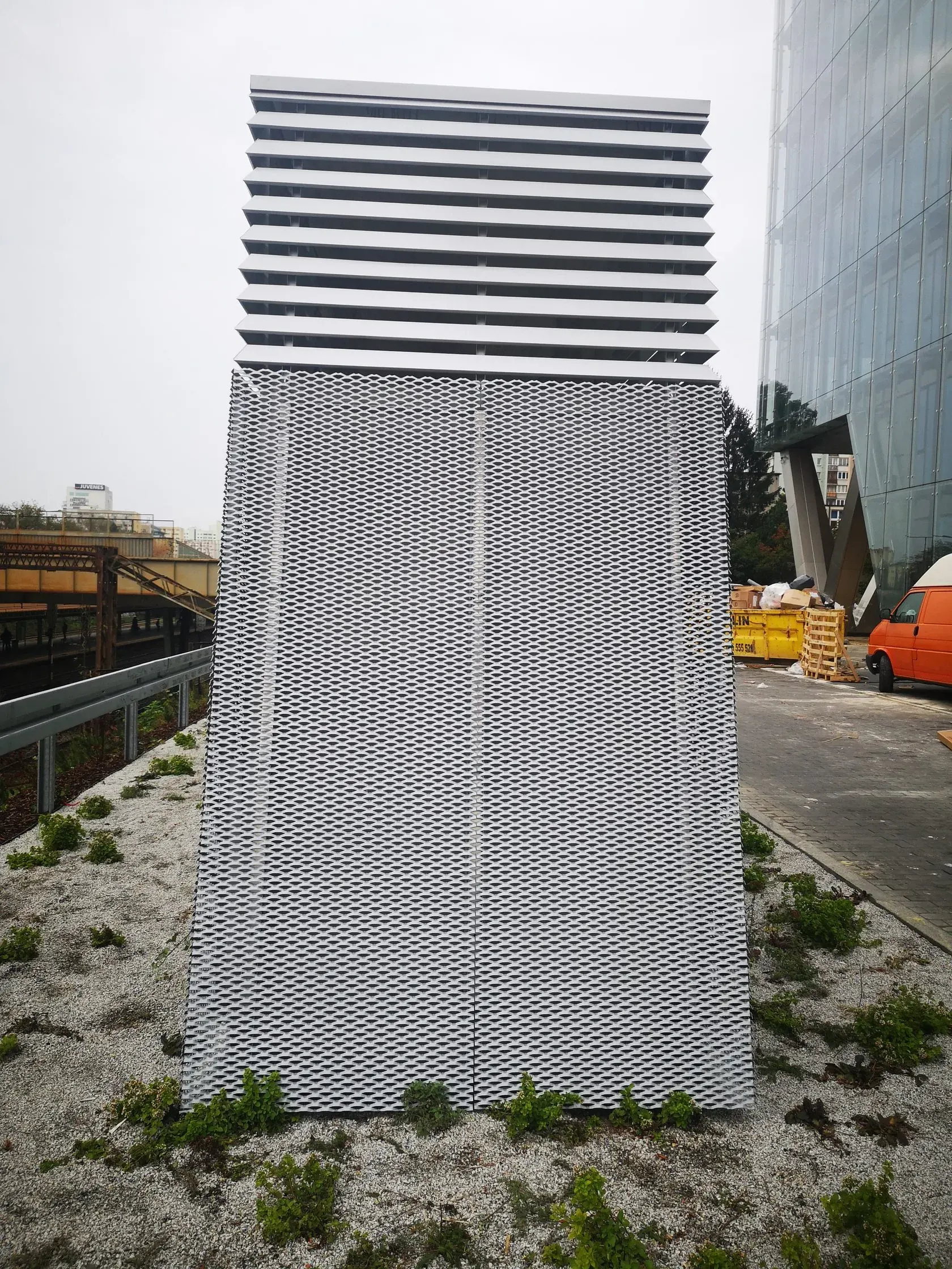 Luftansaugung in der PKO BP Zentrale